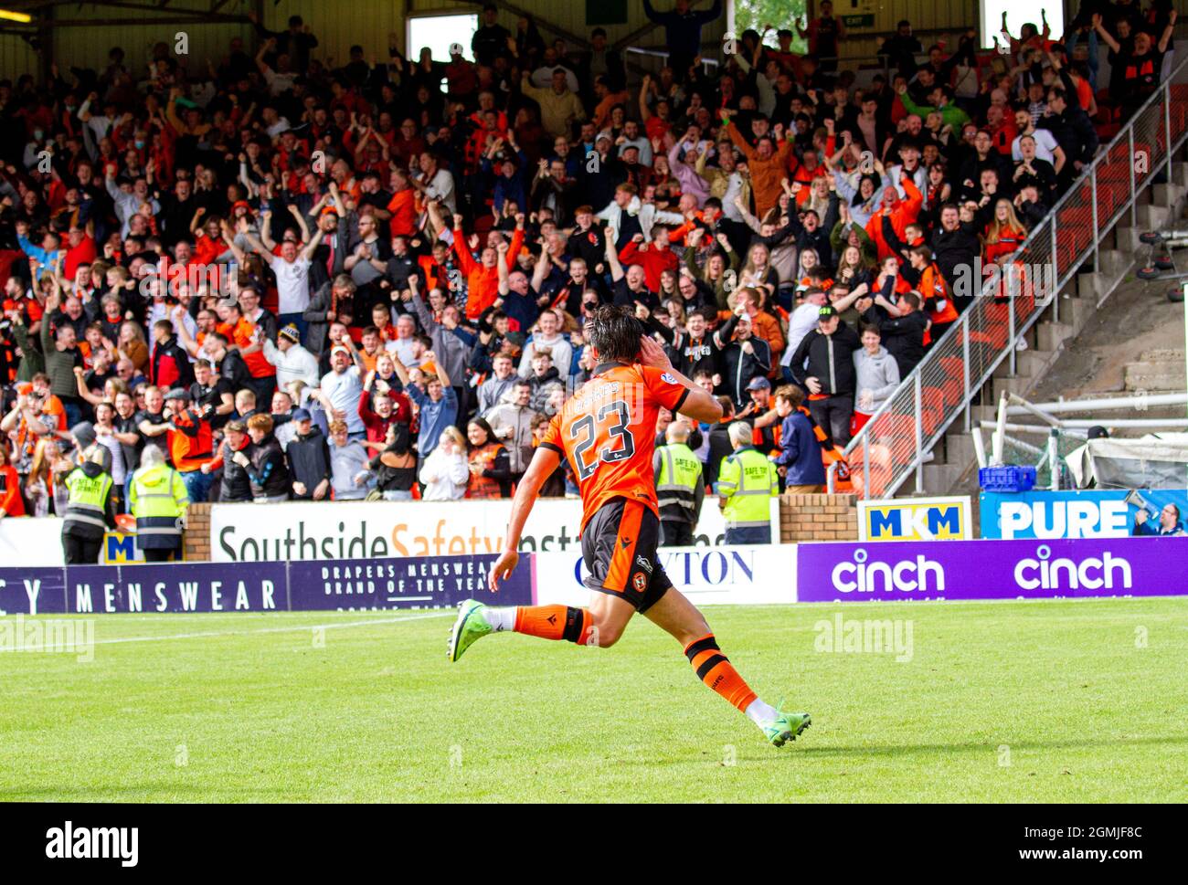 Dundee, Tayside, Schottland, Großbritannien.19. September 2021. Schottische Premiership: Das Dundee Derby. Der FC Dundee United war Gastgeber des FC Dundee im Tannadice Park. Nach einer Blutergüsse in der ersten Halbzeit mit vielen Chancen für beide Seiten eröffnete Dundee United`s Ian Harkes das Tor mit dem einzigen Tor in der 81. Minute und sicherte sich einen 1-0-Sieg gegen ihren alten Rivalen Dundee FC. Kredit: Dundee Photographics/Alamy Live Nachrichten Stockfoto